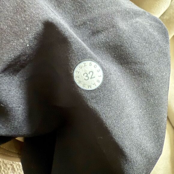 Lululemon Men's Commission Tapered Golf Pant in Tan - Size 32 - Picture 10 of 12
